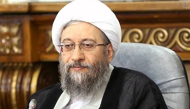 آملی لاریجانی: مجمع تشخیص درباره واردات خودرو مصوبه‌ای نداشته است