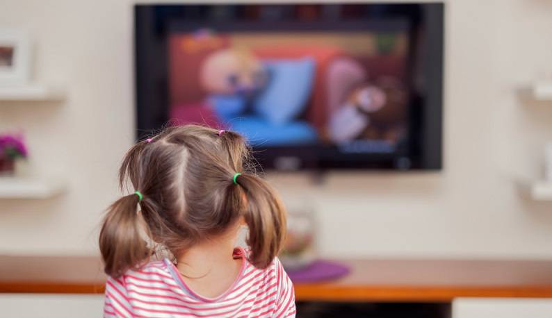 دختر 6 ساله‌ام از بازی‌های دخترانه خوشش نمی‌آید