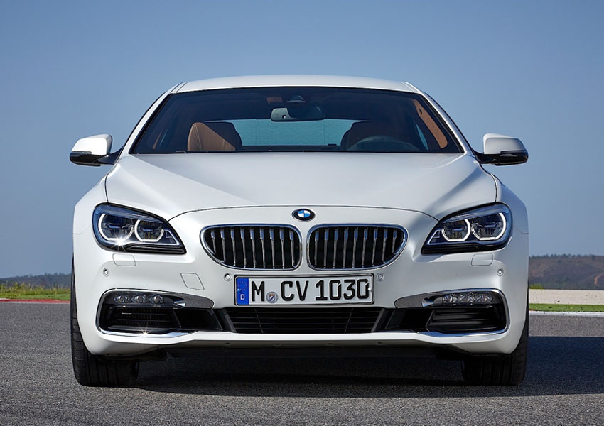 یک کارمند 450 هزار دلار به اشتباه دریافت کرد و با همه پول دو BMW خرید!