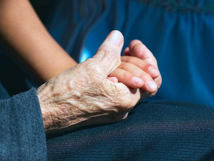 دانشمندان پوست یک زن ۵۳ ساله را ۳۰ سال جوان کردند