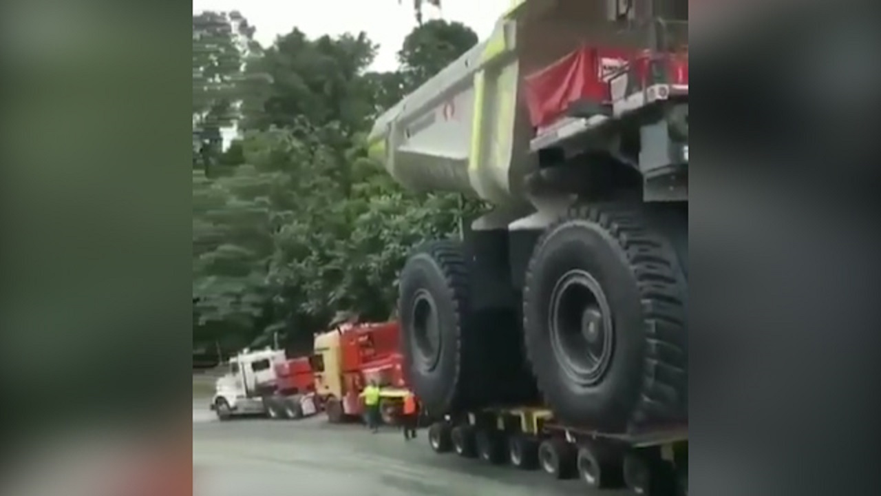 وسیله‌ای برای جابجایی کامیون‌های غول پیکر