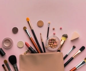 ۱۰ اشتباه هنگام آرایش کردن