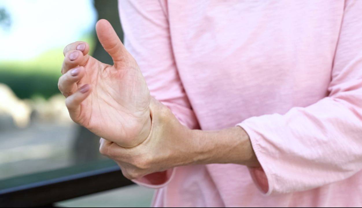 این افراد هر روز 800 تا 1000 واحد ویتامین D مصرف کنند