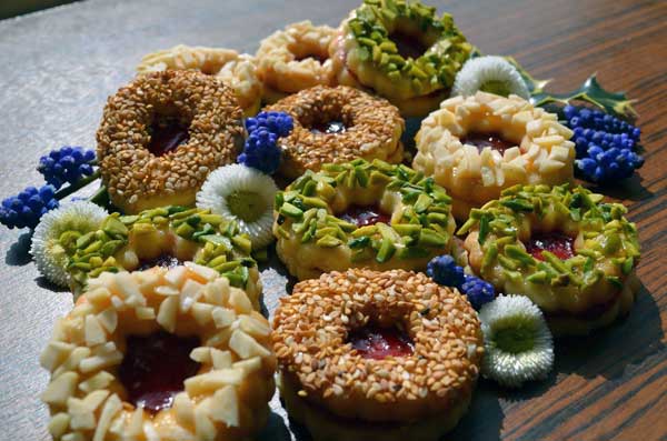 با طرز تهیه شیرینی مشهدی آشنا شوید