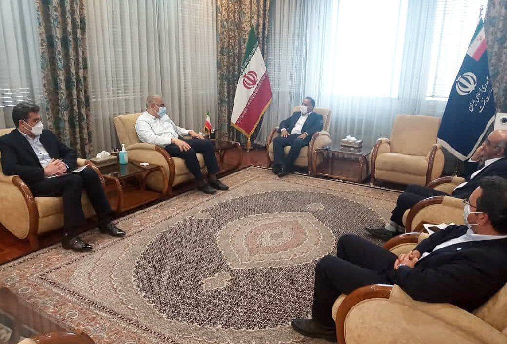 بانک تجارت عملا بانک‌ سازمانی وزارت نفت است