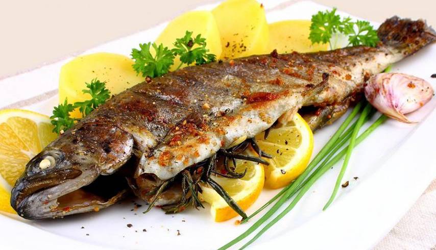 روشی بی نظیر برای تهیه «ماهی شکم پر» خوش عطر و طعم