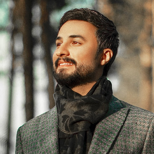 ویدئویی از اذان گفتن مصطفی راغب در افطاری رئیس جمهور