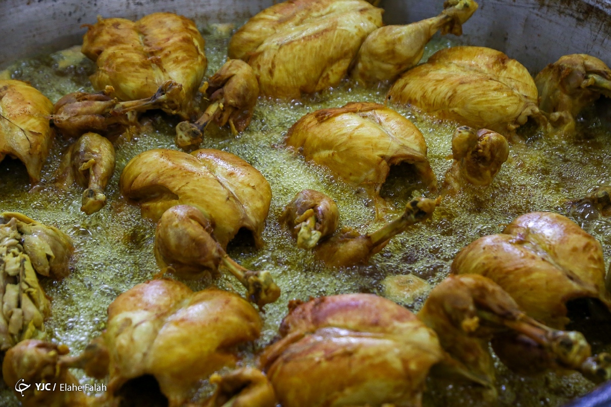 عکس/ طبخ و توزیع اطعام رمضانیه در رشت
