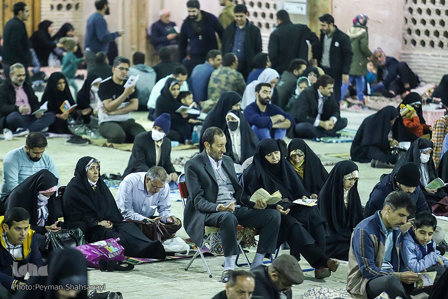 قرار بندگی؛ مناجات در مسجد جامع اصفهان