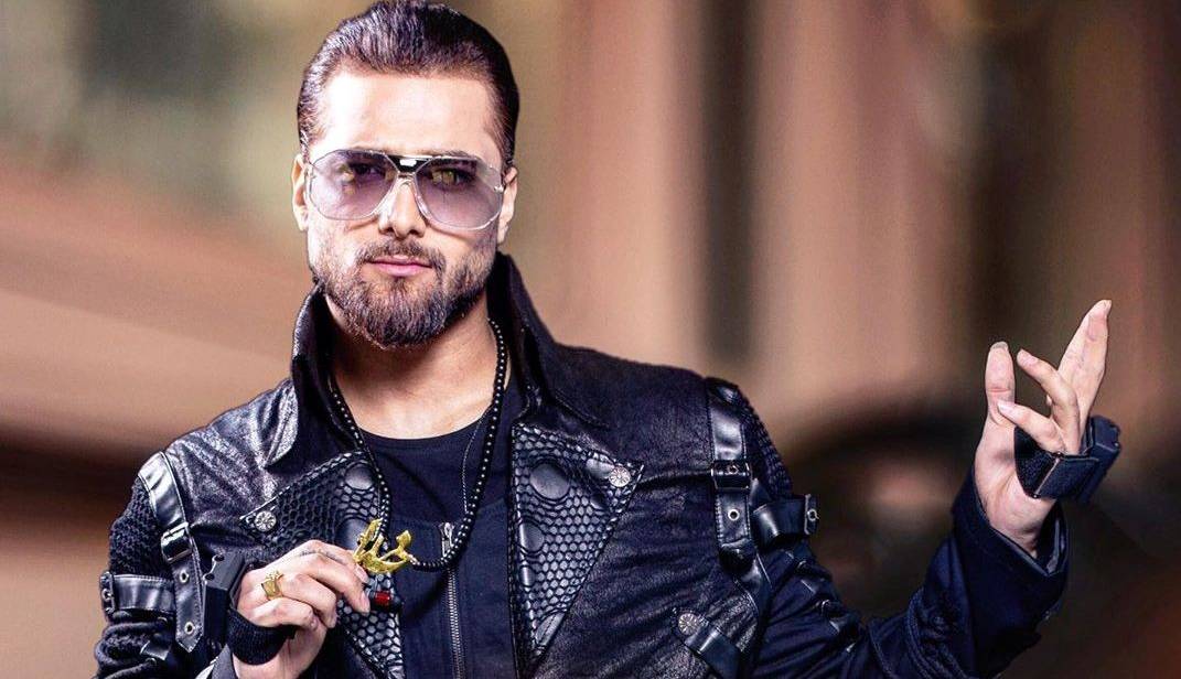 موزیک ویدئوی ترانه جدید «نارنجی» با صدای ماکان بند