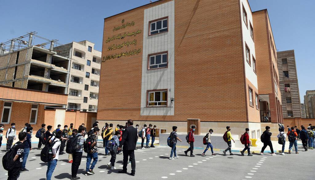 جنجال کوتاه کردن موی سر دانش‌آموزان این بار در یک شهر دیگر