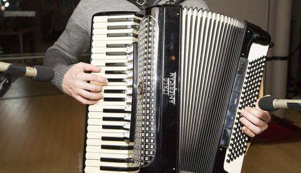 آکاردئون نوازی موزیسین برجسته ارمنستان، گئورگ گاسپاریان