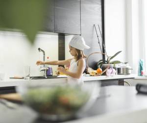 راهنمای نظافت و تمیزکاری عمیق و کامل آشپزخانه