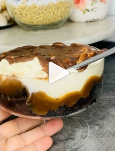 ترایفل اسنیکرز دسری مقوی برای افطار تا سحر