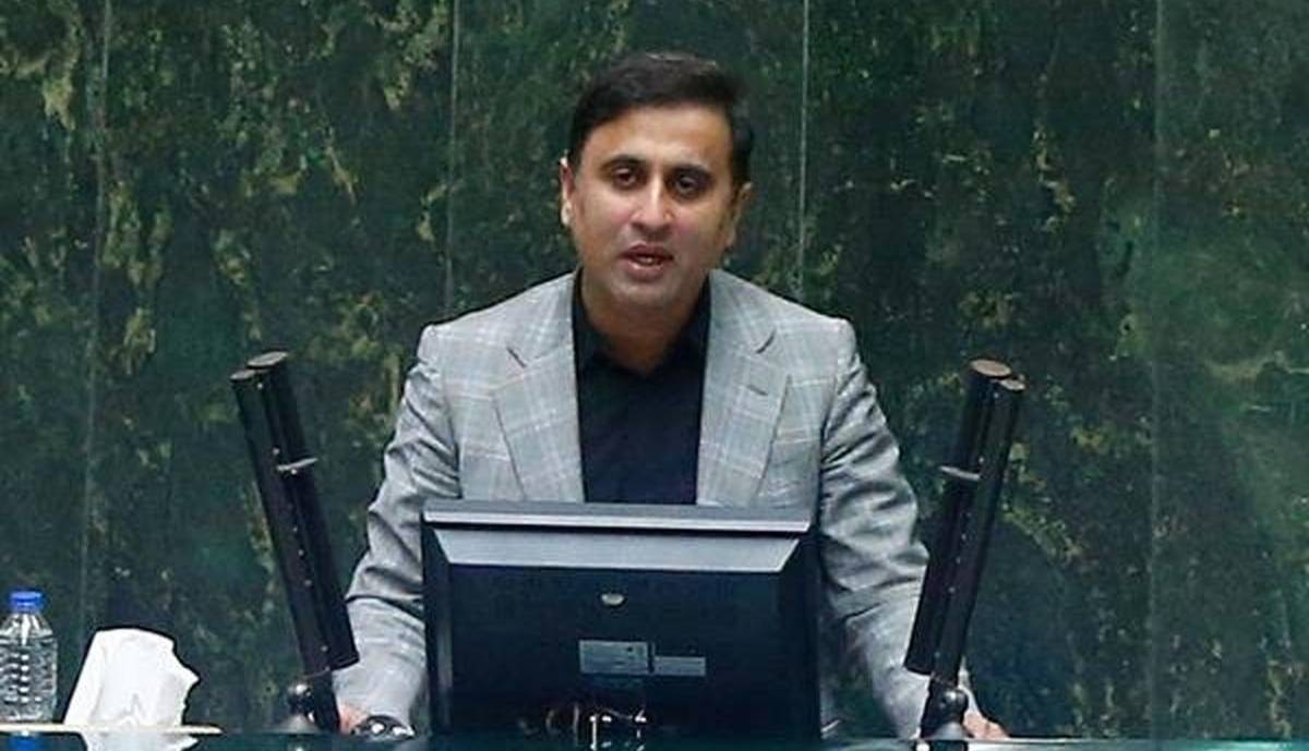 نماینده مجلس: خودروی ملی یعنی افتضاحی که ایربگش باز نمی‌شود