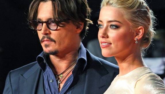 ماجرای کتک خوردن جانی دپ از امبر هرد چیست؟