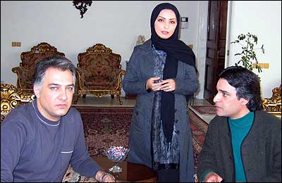 دور از چشم زن و بچه هاش حرف میزنه ادعا میکنه تو هتله!