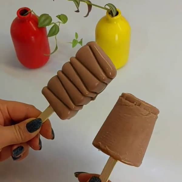 طرز تهیه بستنی شیر شکلات ساده و خوشمزه با قابلمه