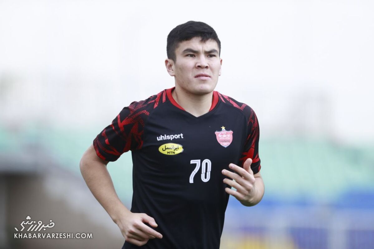 تصمیم مهم یحیی گل محمدی در مورد مهاجم خارجی! تصمیم مهم یحیی گل محمدی در مورد مهاجم خارجی!