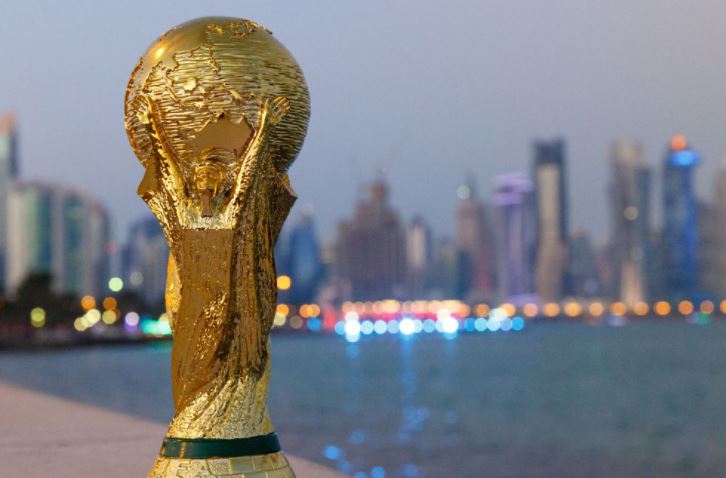 حداقل هزینه برای یک هوادار در قطر چند دلار است؟