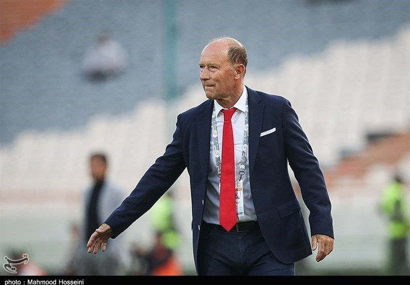 در جایگاهی نیستم که کار گل‌محمدی را ارزیابی کنم