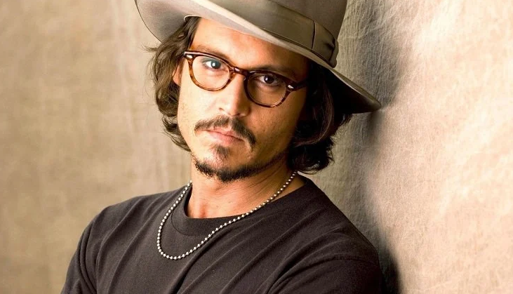 چهره ها/ تصویری خاص از «جانی دپ» در دادگاه