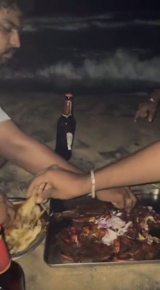 هیچی بهتر از خوردن غذا لب دریا نمیشه!