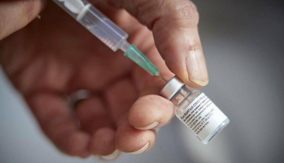 کرونا/ تزریق دُز یادآور کرونا برای کاهش خطر مرگ ضروریست