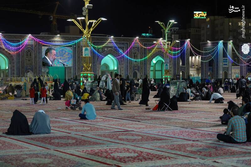 مناجات‌خوانی کریمی در حرم رضوی