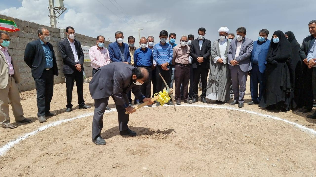 آغاز عملیات اجرایی اولین کارخانه تولید خوراک دام و طیور زرند