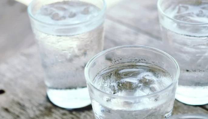 چرا برخی نوشیدنی‌ها در حالت خنک طعم بهتری دارند؟