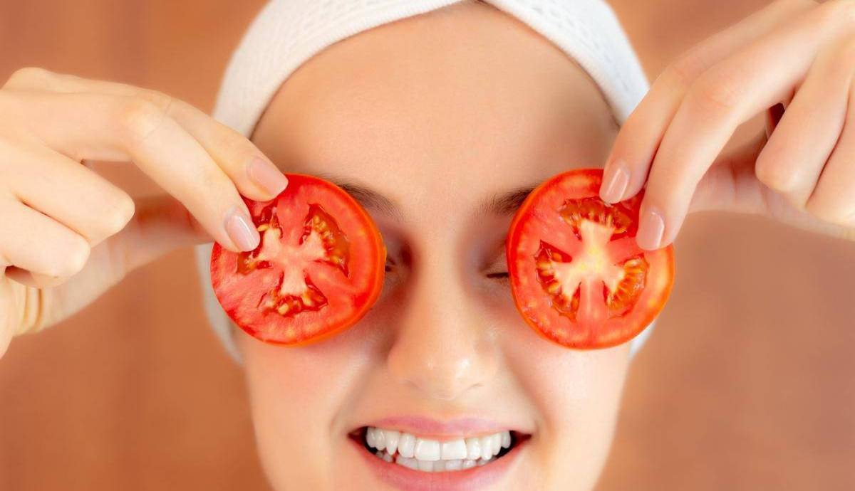 معجزه گوجه فرنگی برای پوست؛ ۱۲ روش برای تهیه ماسک خانگی