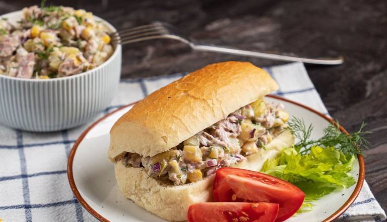 صفر تا صد تهیه «ساندویچ سالاد تن» با طعمی جذاب