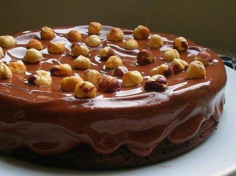 کیک فندقی مخصوص روزهای بهاری