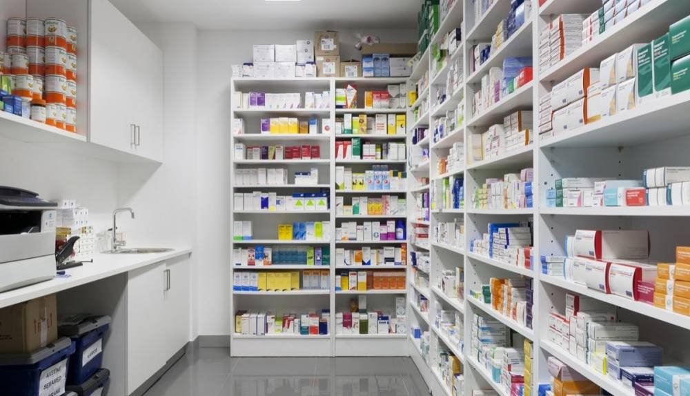 سقف گذاری تحویل اقلام دارویی به داروخانه‌ها با هدف کنترل قاچاق دارو