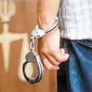 دستبند پلیس بر دستان سارقین مسلح اندیمشک