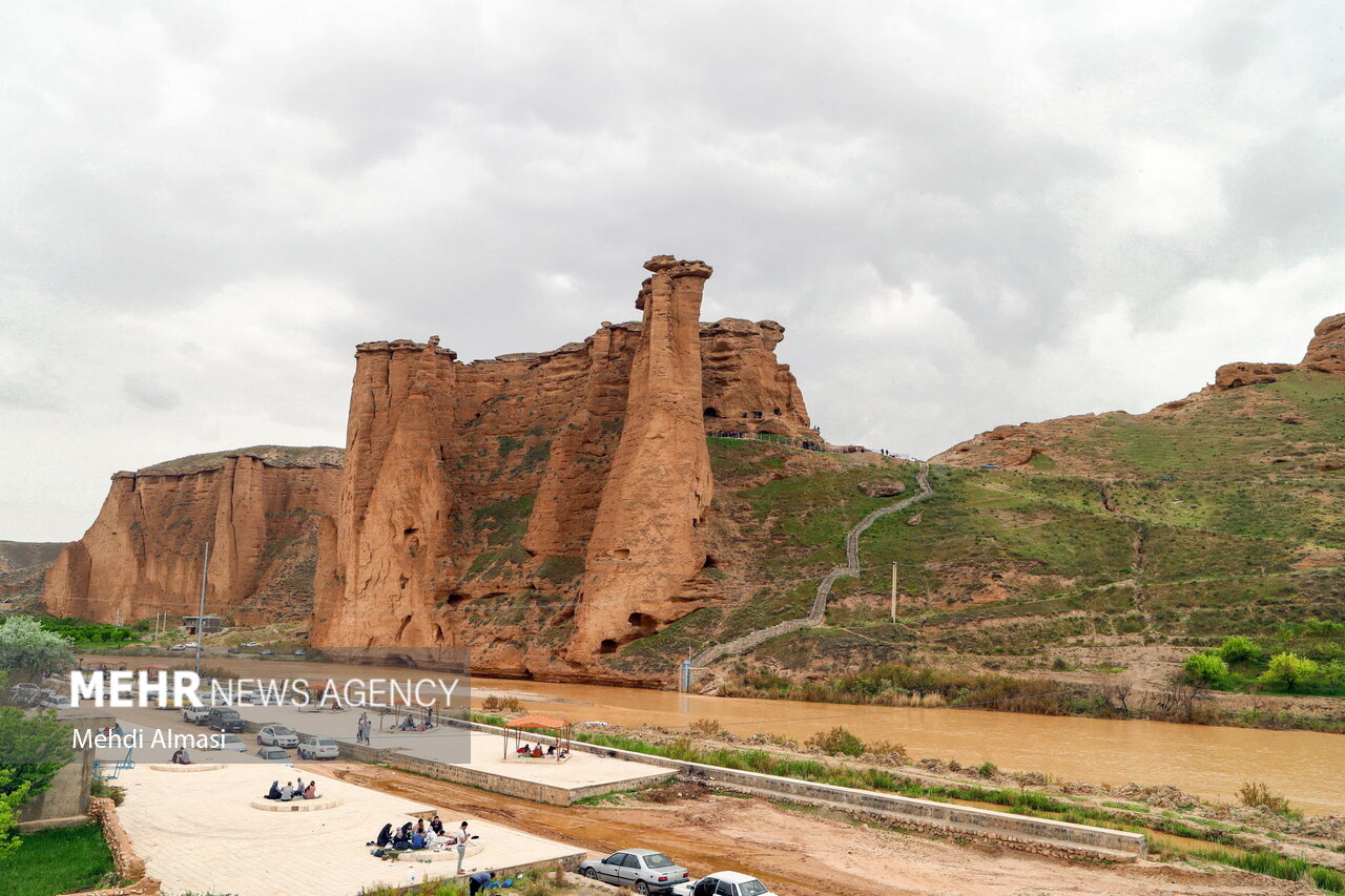 قلعه بهستان دژی عظیم و تاریخی