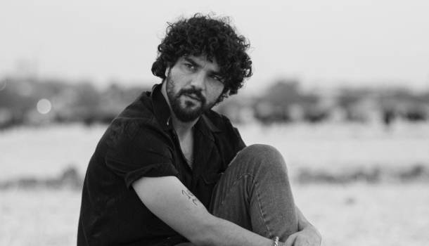 چهره ها/ نمایی از سینا مهراد در «شادروان»