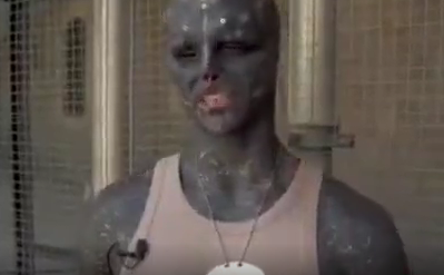 مردی که می‌خواهد بیگانه شود!