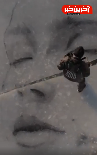 نقاشی پرتره روی یخ های شناور