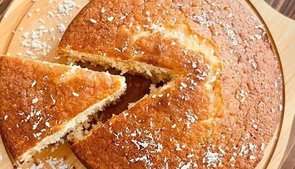 چگونه «کیک نارگیل» خوش عطر و خوش بافت درست کنیم؟