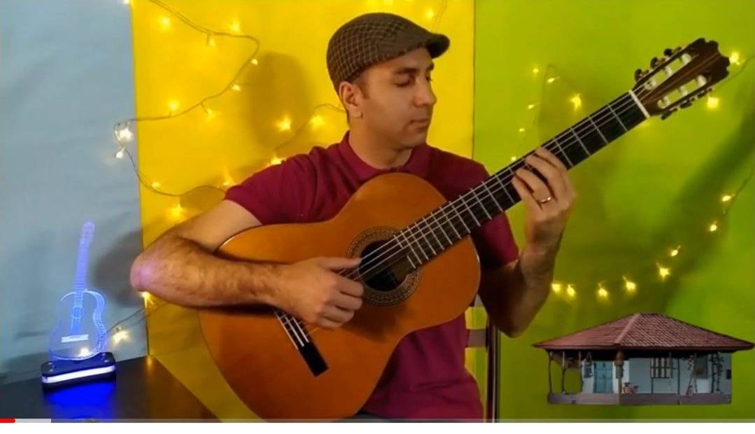 آهنگ خاطره انگیز «خونه مادر بزرگه» با گیتار