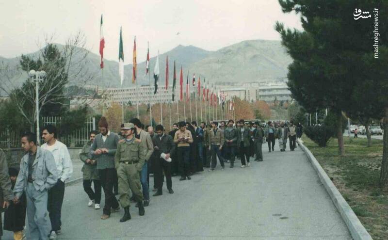 صف طولانی نمایشگاه کتاب در سال 66