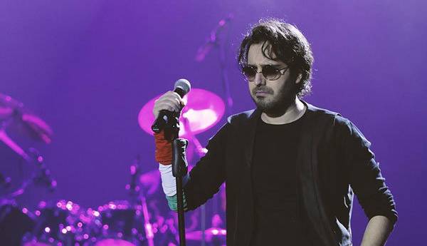 کلیپ «عطر تو» با صدای کاوه آفاق را ببینید