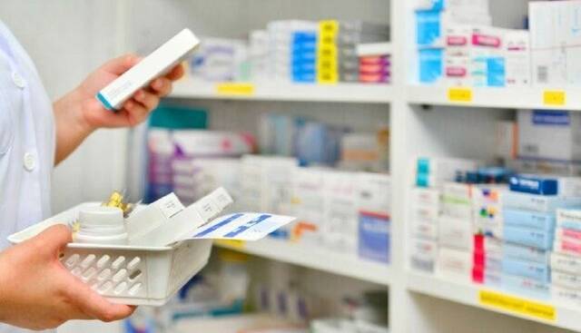 سخنگوی سازمان غذا و دارو: ۹۰ قلم دارو ارزان می‌شود