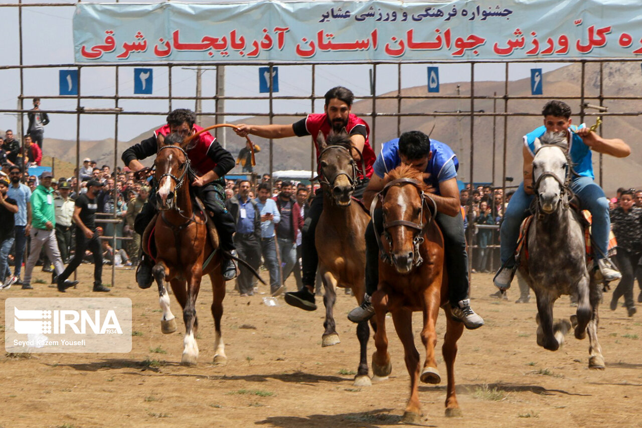 عکس/ اسب سواری بانوان در جشنواره فرهنگی ورزشی عشایر