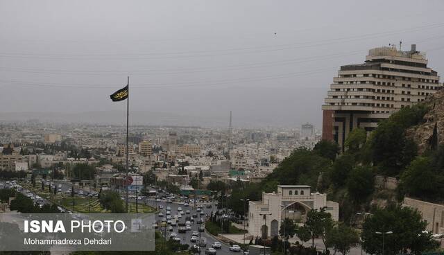 چتر گرد و غبار بر سر شیراز؛ هوای شهر راز باز هم ناسالم شد