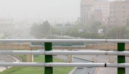 خیزش گرد و خاک در برخی نقاط کشور؛ رگبار و رعد و برق در نیمه شمالی