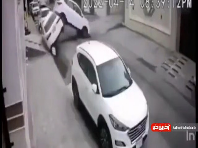 یک شاهکار عجیب از راننده توسان!