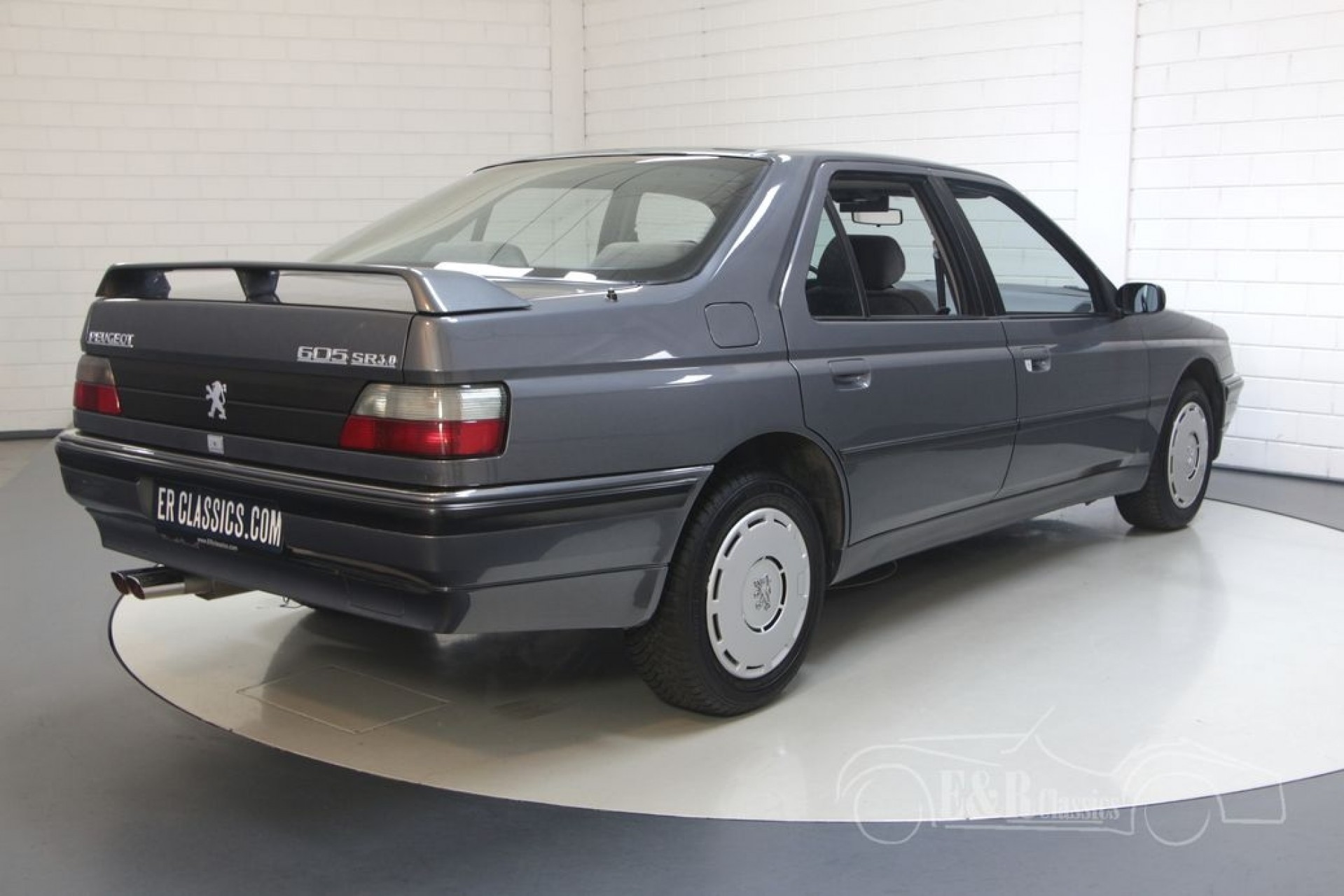 معرفی پسر عموی جذاب پژو 405 با پیشرانه شش سیلندر! معرفی پسر عموی جذاب پژو 405 با پیشرانه شش سیلندر!